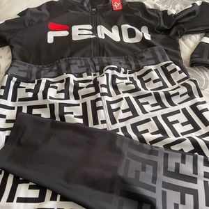 Conjunto deportivo fendi